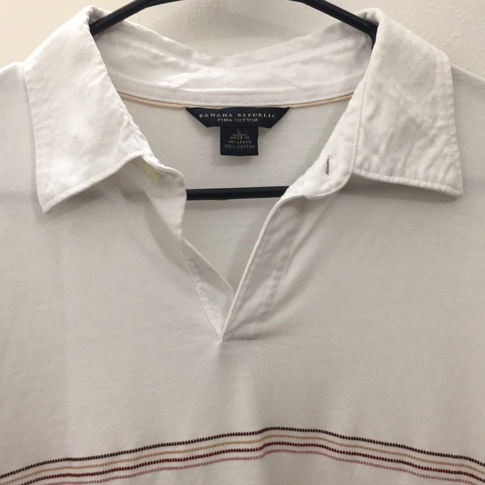 Banana Republic - Single Button V-Neck Style Polo